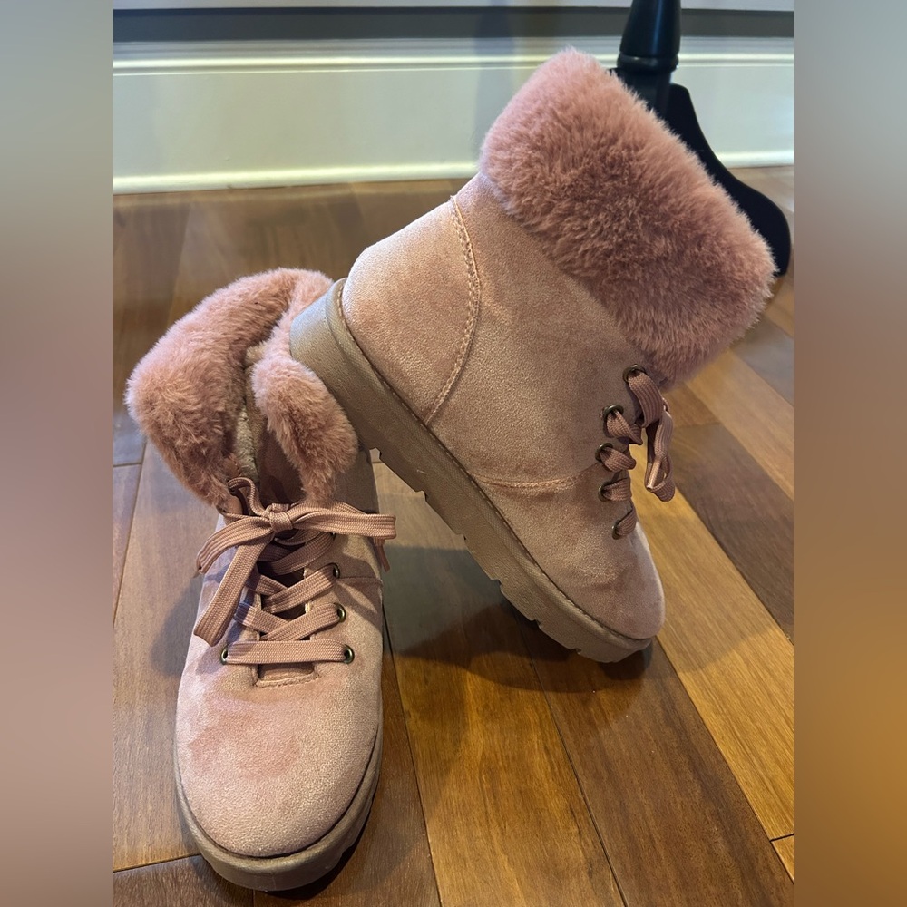 Rouge Helium Pink Fur-Lined Winter Boots size 6